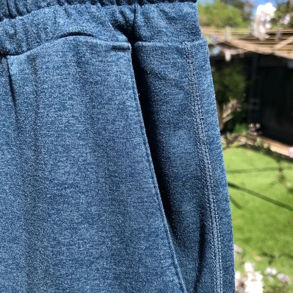 Vuori Women’s Teal Blue Joggers - Picture 3 of 5